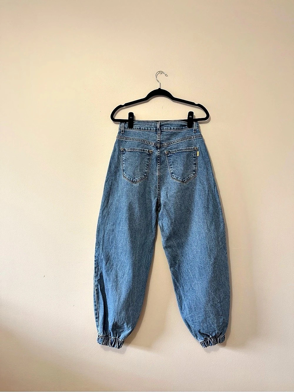 Vibrant High Rise Barrel Jeans in Blue Size M (W29)